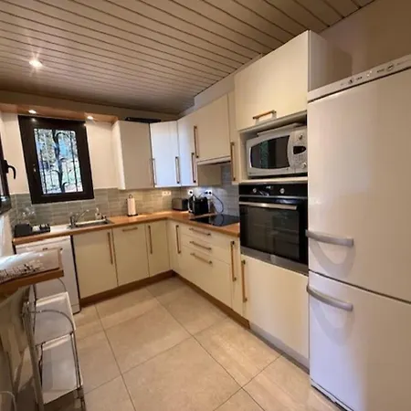 6amb38 Avec Terrasse Dans Résidence Avec Piscine Commune Villa