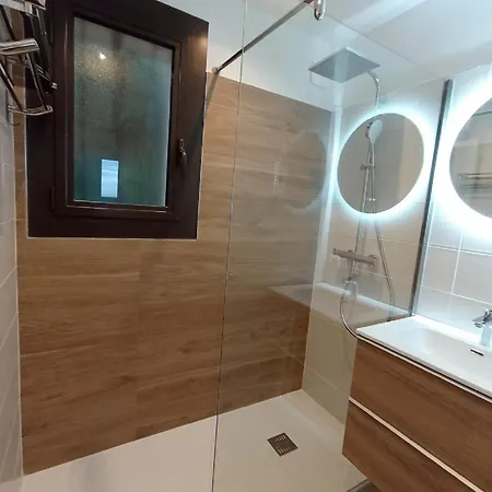 Villa 6amb38 Superbe Avec Terrasses Dans Avec Piscine Commune *