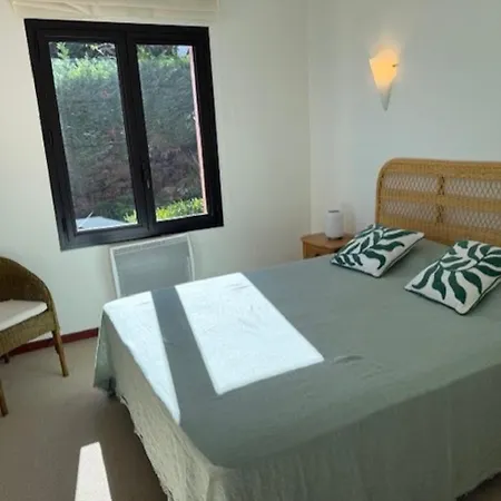 6amb38 Avec Terrasse Dans Résidence Avec Piscine Commune
