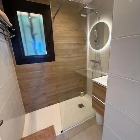 6amb38 Avec Terrasse Dans Résidence Avec Piscine Commune Villa
