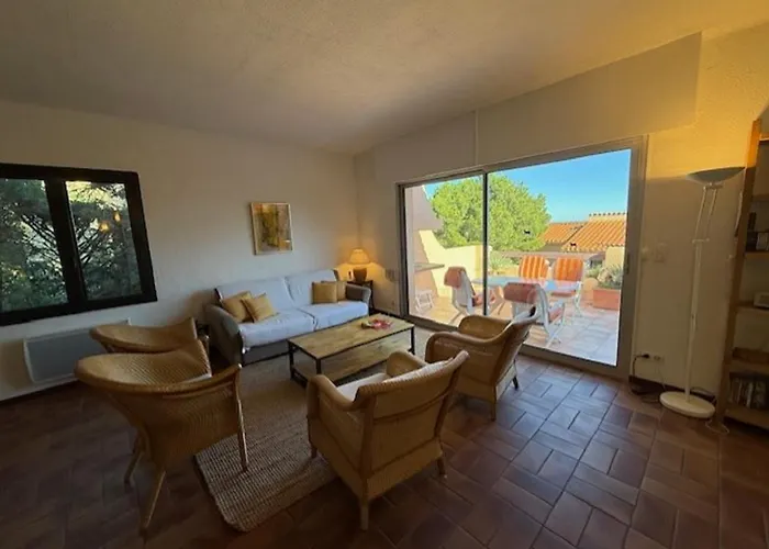 Βίλα 6amb38 Superbe Avec Terrasses Dans Avec Piscine Commune