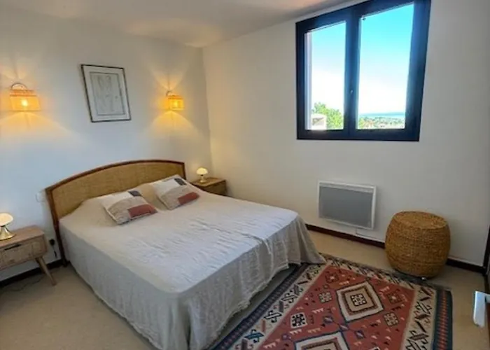 6amb38 Superbe Avec Terrasses Dans Avec Piscine Commune *